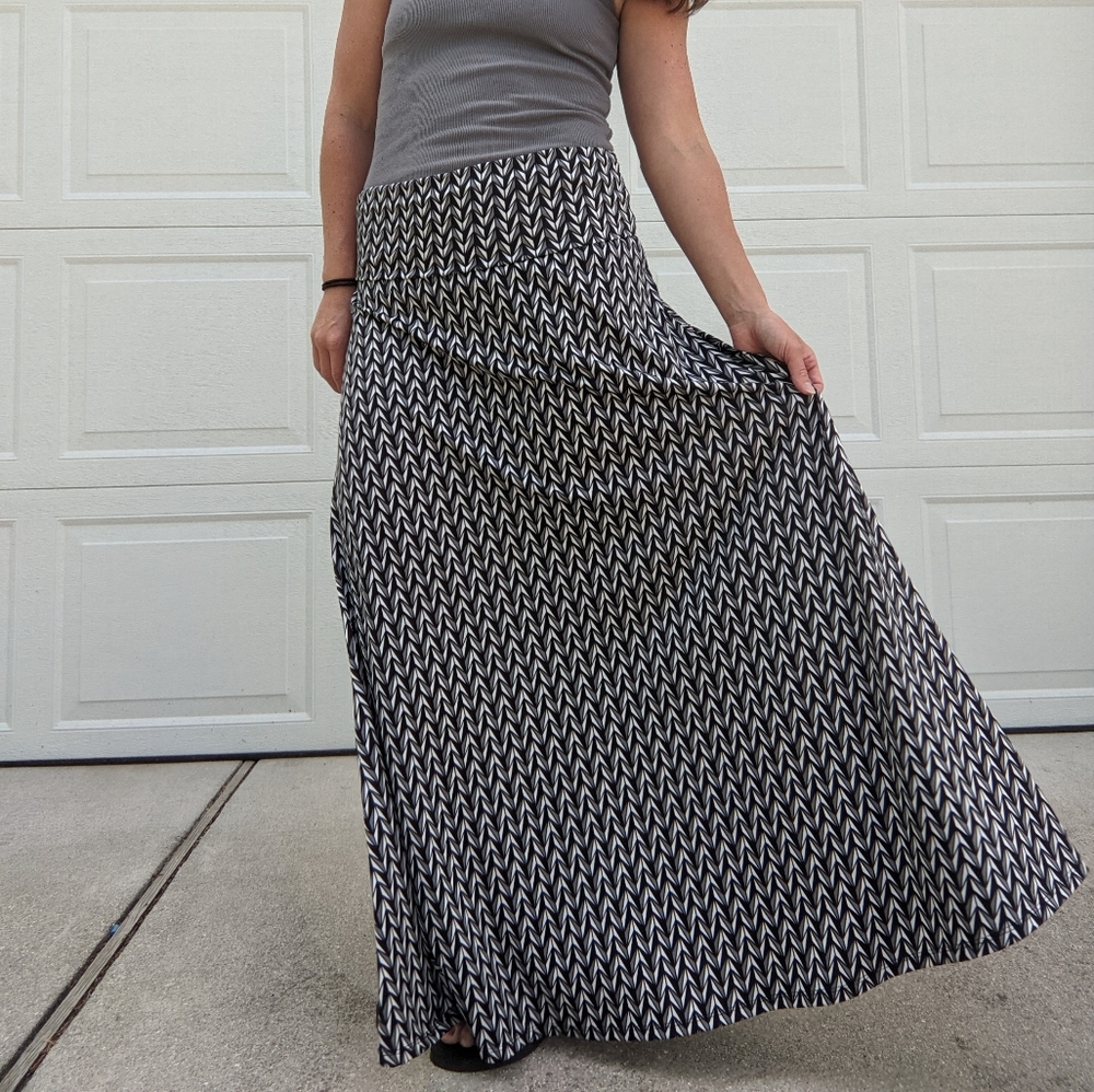 LulaRoe Maxi Skirt Small